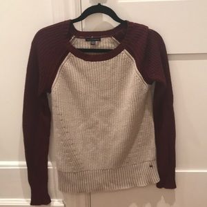 American Eagle burgundy and tan knit sweater